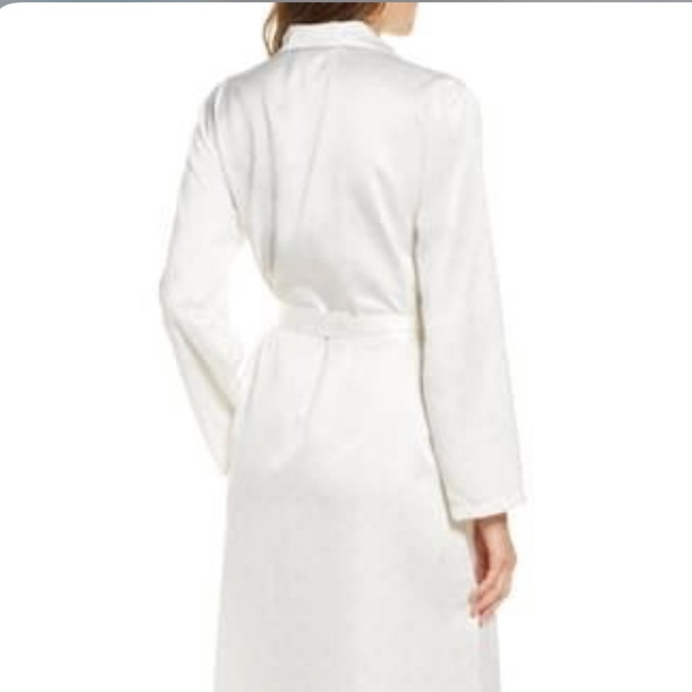 Rachel Parcell - Satin Robe - Picture 3 of 13